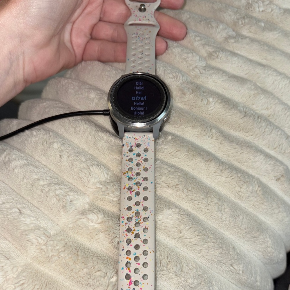 Garmin vivoactive 4S with Multicolor Band